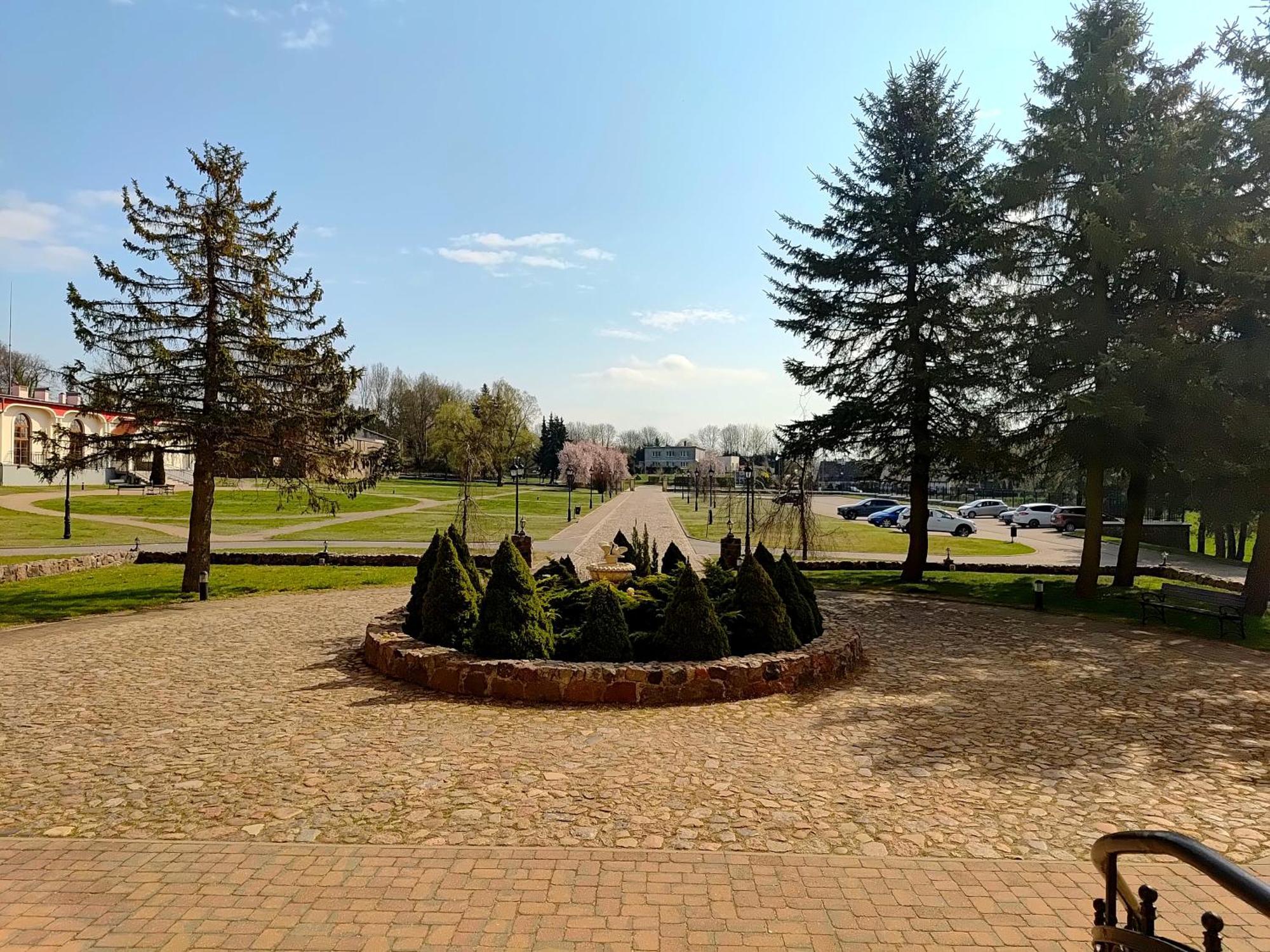 Palac W Rymaniu Dış mekan fotoğraf