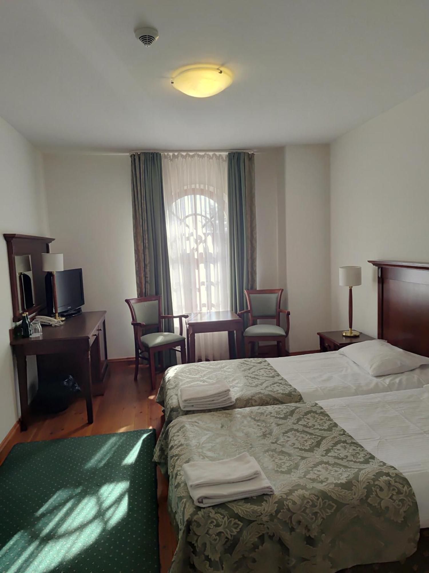 Palac W Rymaniu Dış mekan fotoğraf